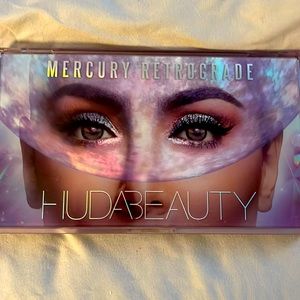 Huda Beauty Mercury Retrograde eyeshadow palette